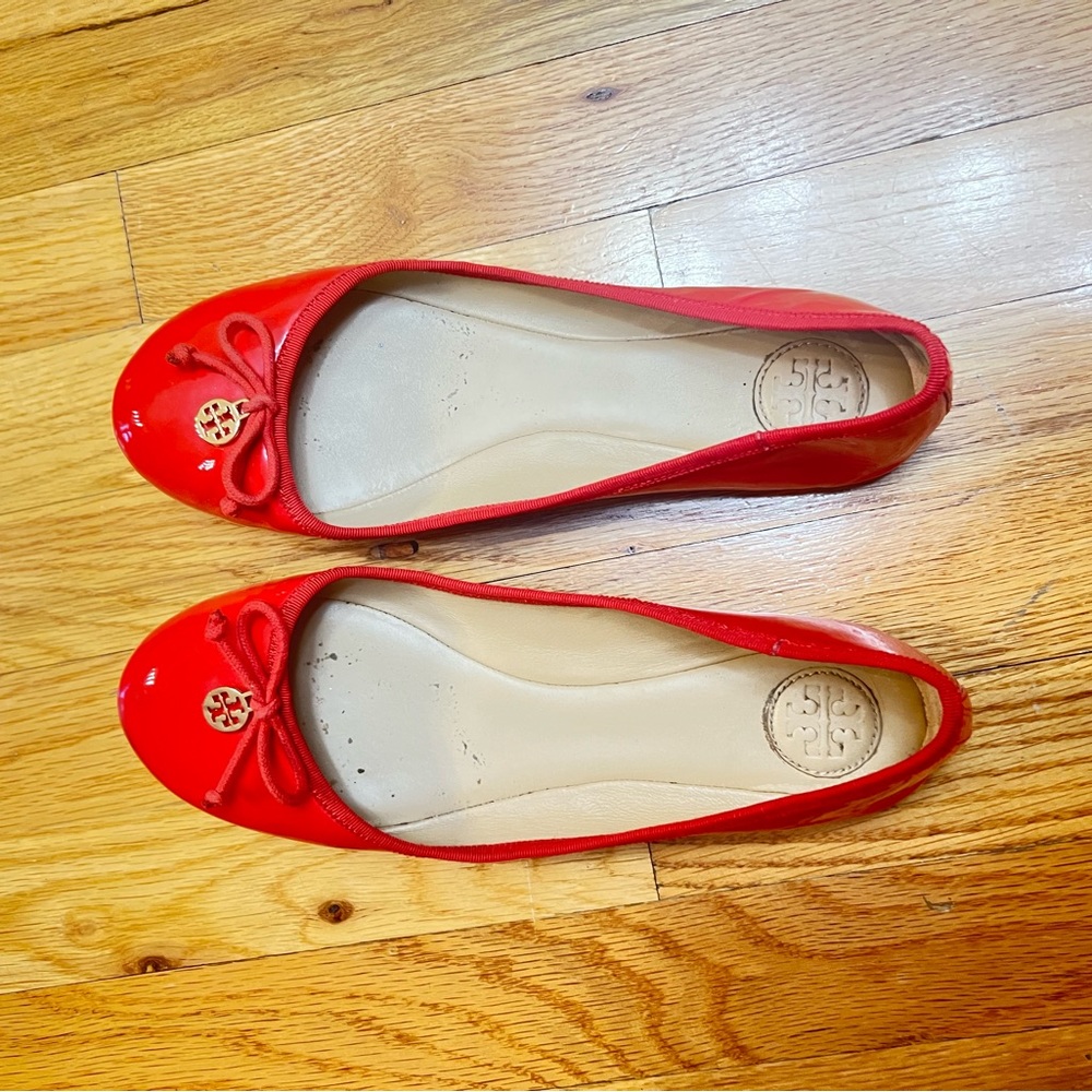Tory Burch Red Patent Leather Flats - size 9.5, great condition